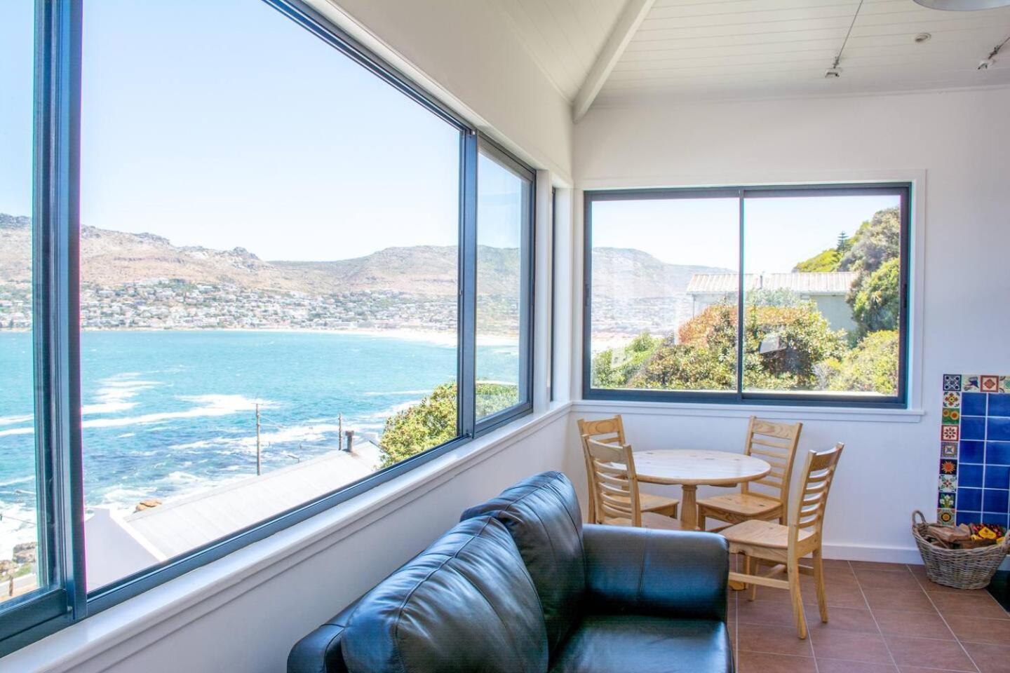 Modern Beach Apartment By Open Home Kalk Bay Exterior foto